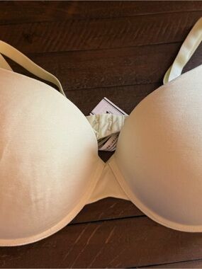 PINK Victoria’s Secret 36DDD Push-Up Bra NWT Light Yellow T-Shirt Bra